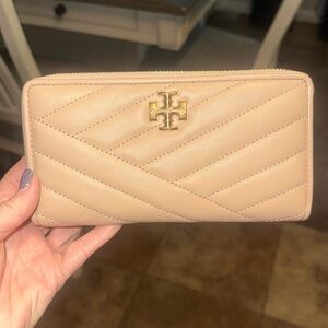 KIRA CHEVRON ZIP CONTINENTAL WALLET